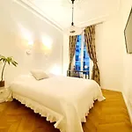 Lägenhet Design & Confortable Flat Between Arc De Triomphe & Tour Eiffel