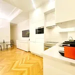 Lägenhet Design & Confortable Flat Between Arc De Triomphe & Tour Eiffel