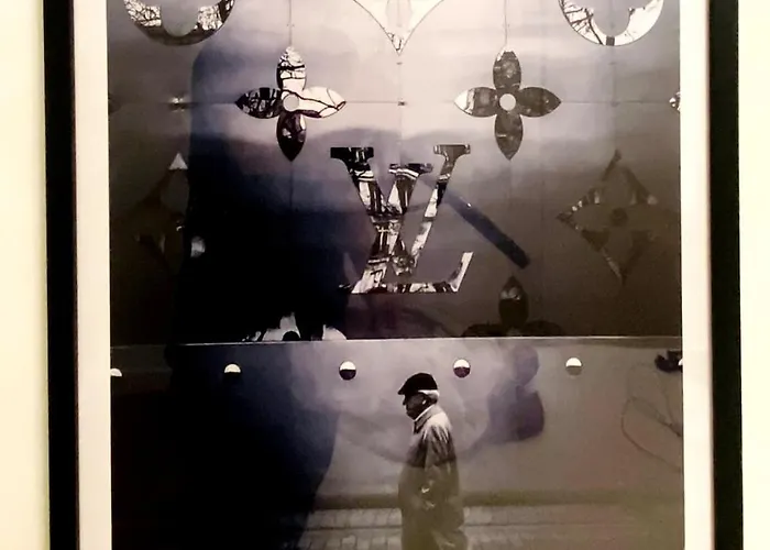 Arty Chic Flat Between Arc De Triomphe & Eiffel Tower Paris