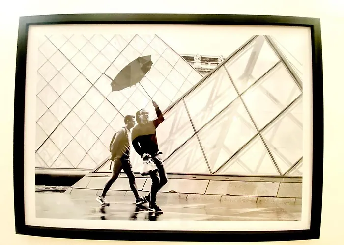 Arty Chic Flat Between Arc De Triomphe & Eiffel Tower *