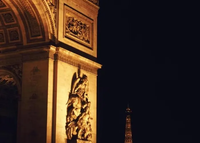 Arty Chic Flat Between Arc De Triomphe & Eiffel Tower Апартаменты *