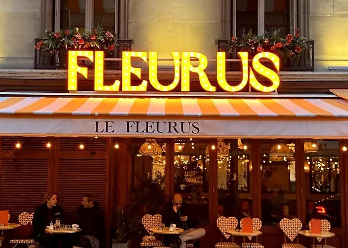 Arty Chic Flat Between Arc De Triomphe & Eiffel Tower * Paris