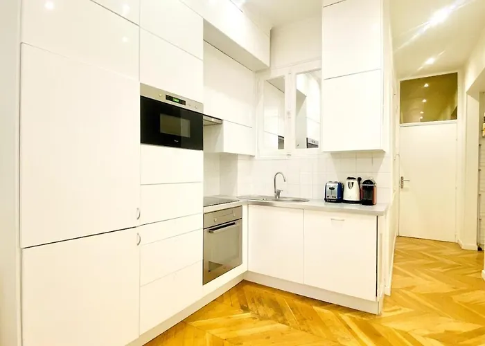 דירה Arty Chic Flat Between Arc De Triomphe & Eiffel Tower