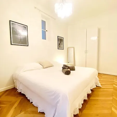 Arty Chic Flat Between Arc De Triomphe & Eiffel Tower דירה *