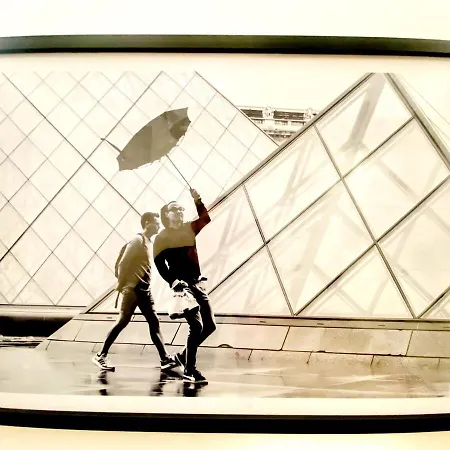 Arty Chic Flat Between Arc De Triomphe & Eiffel Tower *