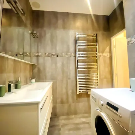 Arty Chic Flat Between Arc De Triomphe & Eiffel Tower דירה *