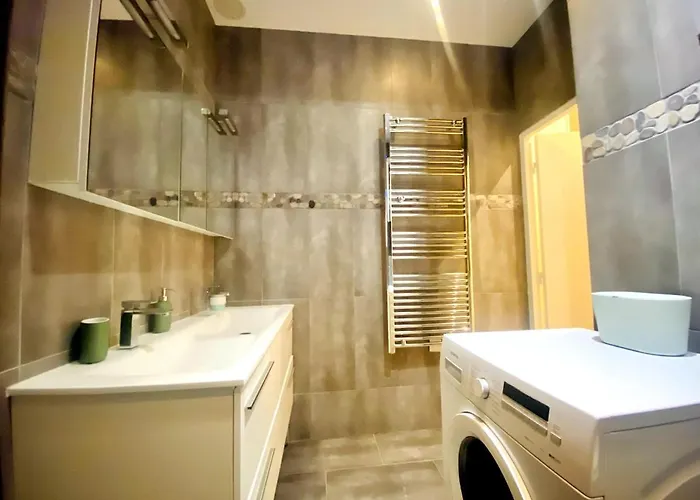 Arty Chic Flat Between Arc De Triomphe & Eiffel Tower 아파트 *