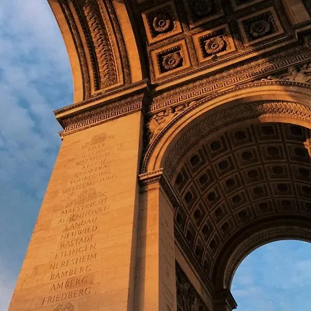 Appartement Arty Chic Entre Arc De Triomphe & Tour Eiffel 公寓 *