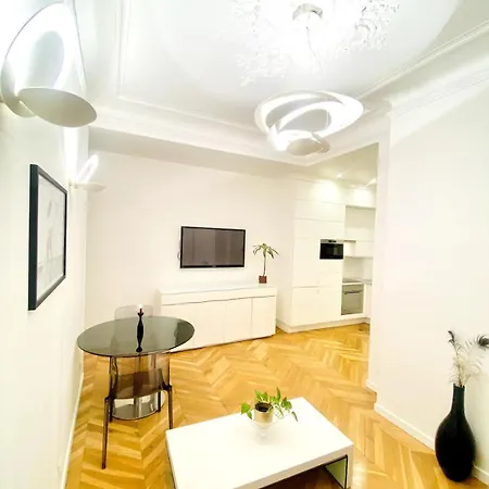Arty Chic Flat Between Arc De Triomphe & Eiffel Tower Paris